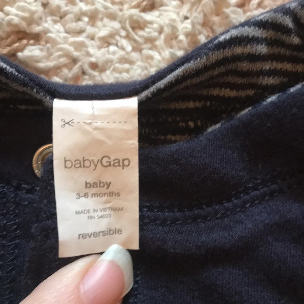 Baby gap reversible jack‎ stripe navy 3-6 mos